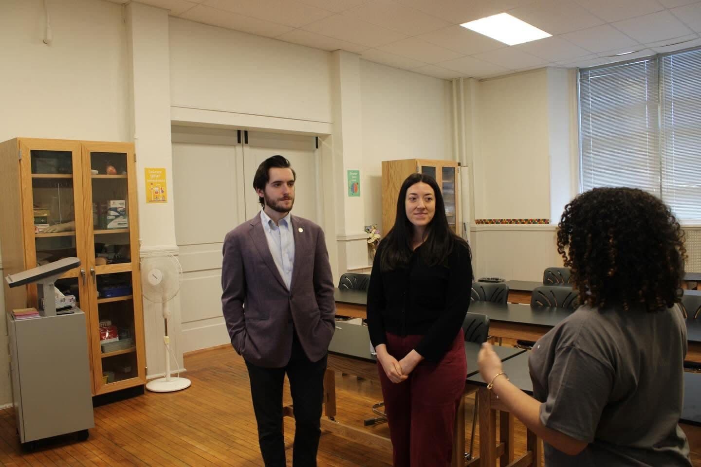 Joe Picozzi speaking with students in a school classroom